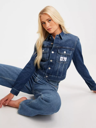 Calvin Klein Jeans - Farkkutakit - Blue - Cropped 90S Denim Jacket - Takit - denim jackets