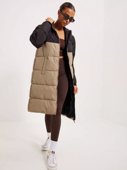 Pieces - Pitkät takit - Silver Mink W. Black - Pcbee Blocked Long Puffer Jacket Bc - Takit - coats