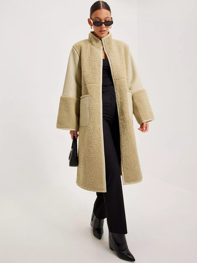 Neo Noir - Pitkät takit - Taupe - Sakura Teddy Coat - Takit - coats
