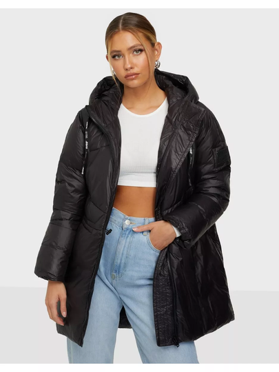 Svea W. Mid Length Shiny Jacket Black