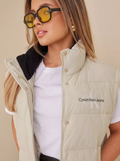 Calvin Klein Jeans - Liivit - Beige - Mw Non-Down Vest - Takit - Vests