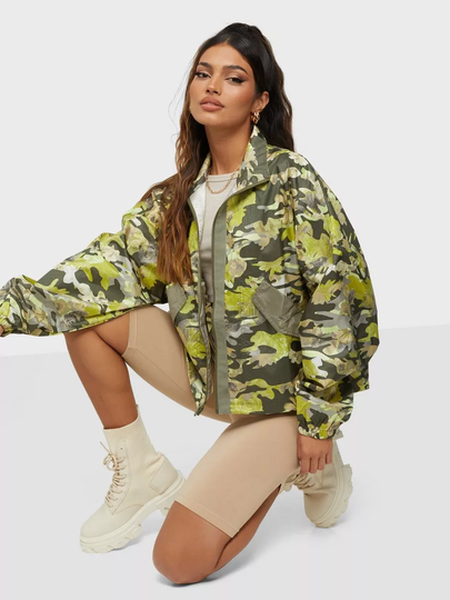 Nike - Syys- & Kevättakit - Khaki - W Nsw Wvn Aop Jkt P&G - Takit