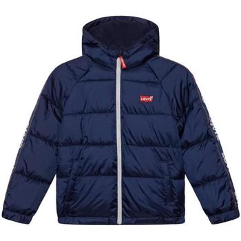 Takit Levis - 4 vuotta
